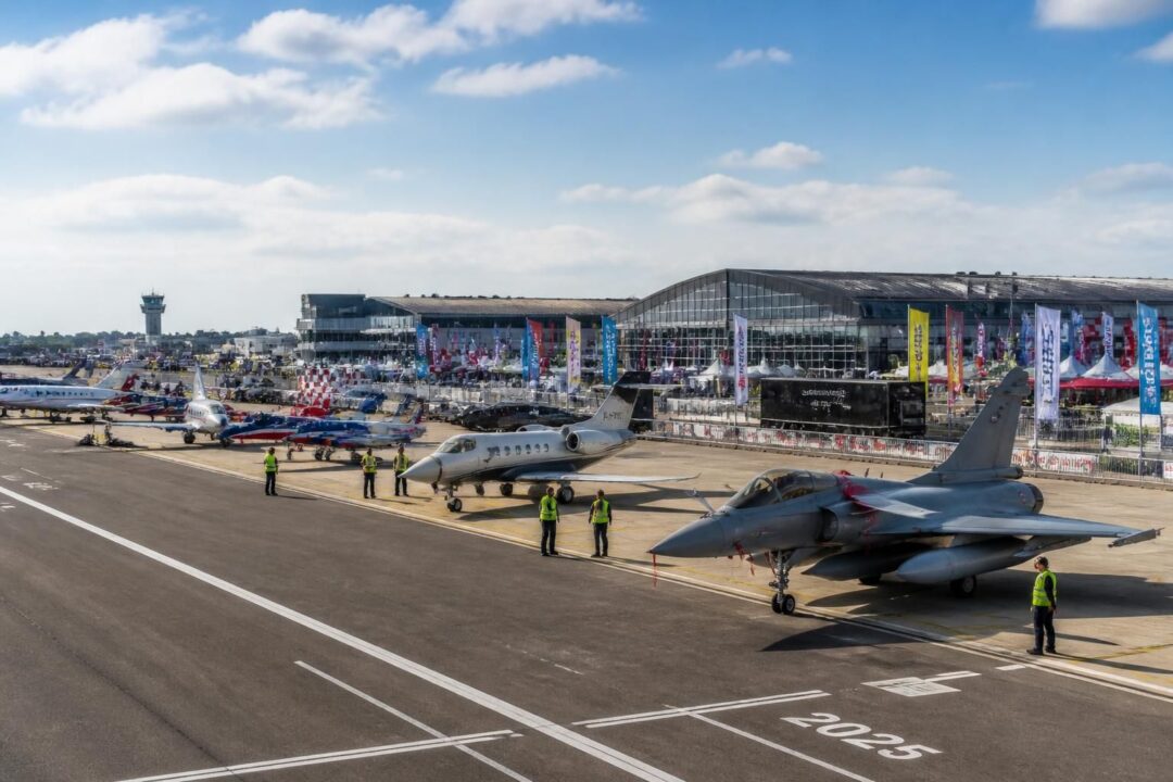 découvrez le meeting aérien de méaulte 2025 : l'aéroport se prépare pour un événement exceptionnel avec des spectacles aériens impressionnants et des animations pour toute la famille.